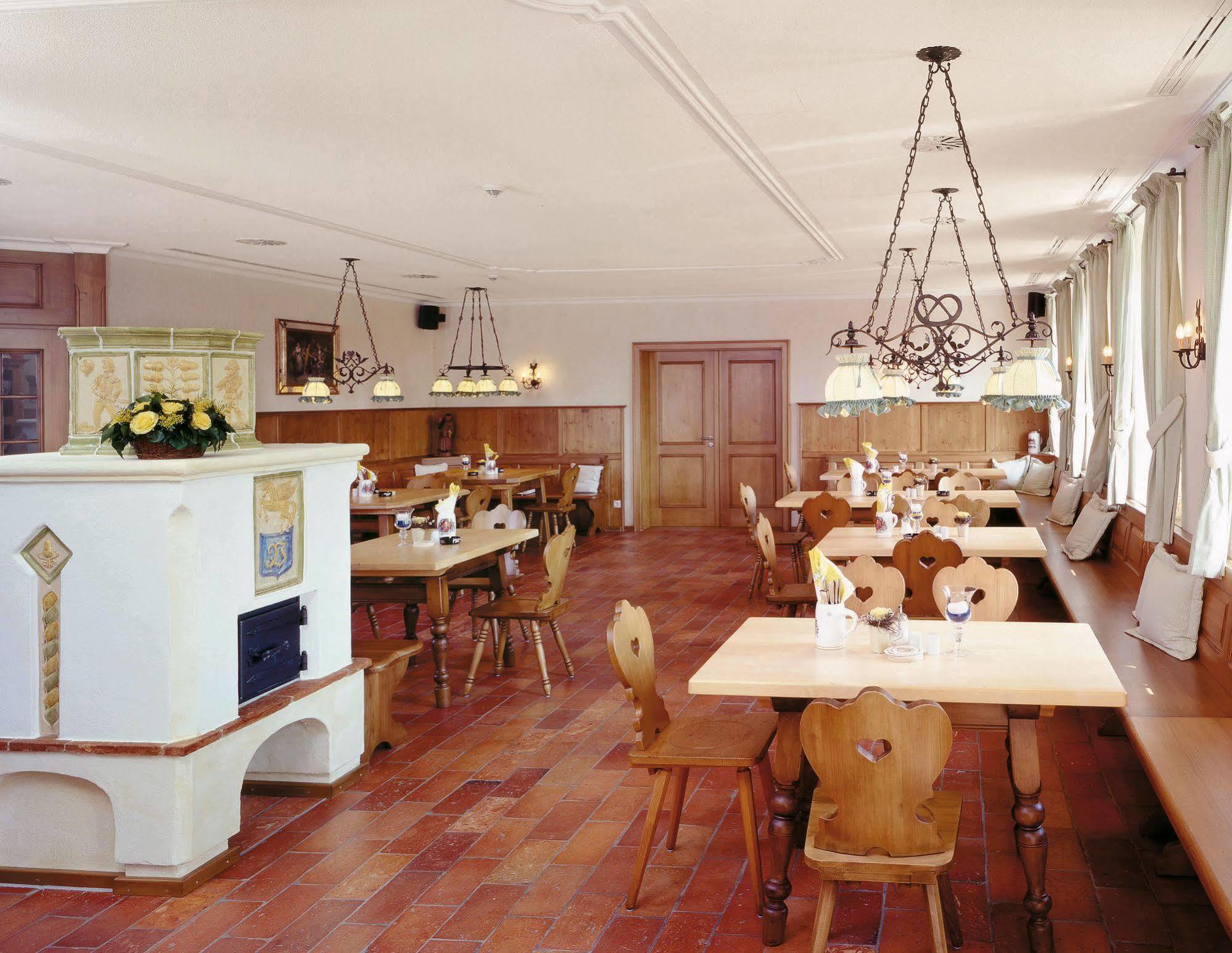 Hotel Und Landgasthof Altwirt Grosshartpenning Exterior photo